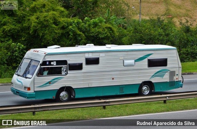 Motorhomes na cidade de Santa Isabel, São Paulo, Brasil, por Rudnei Aparecido da Silva. Número da foto: #7562519.