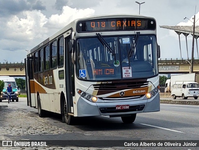 Auto Ônibus Vera Cruz DC 5.061 na cidade de Duque de Caxias, Rio de Janeiro, Brasil, por Carlos Alberto de Oliveira Júnior. ID da foto: 7565572.