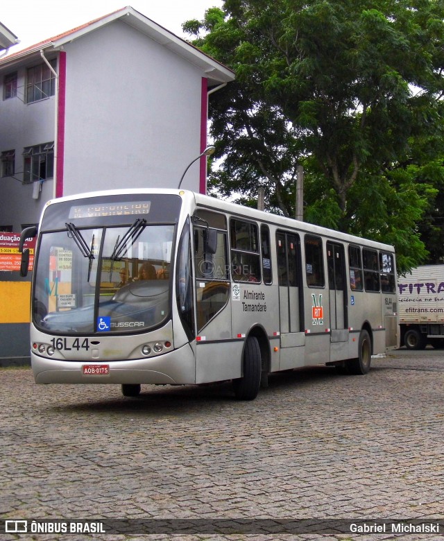 Viação Tamandaré 16L44 na cidade de Curitiba, Paraná, Brasil, por Gabriel Michalski. ID da foto: 7495407.