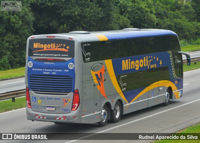 Mingoti Tur 1901 na cidade de Santa Isabel, São Paulo, Brasil, por Rudnei Aparecido da Silva. Número da foto: #7494050.