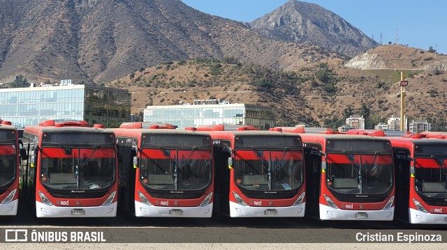 Redbus Urbano LX-DJ-90 na cidade de Huechuraba, Santiago, Metropolitana de Santiago, Chile, por Cristian Espinoza. ID da foto: 7497896.