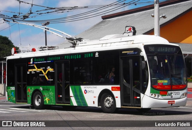 Metra - Sistema Metropolitano de Transporte 7203 na cidade de São Paulo, São Paulo, Brasil, por Leonardo Fidelli. ID da foto: 7499346.