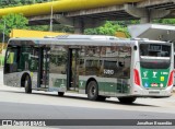 Via Sudeste Transportes S.A. 5 2053 na cidade de São Paulo, São Paulo, Brasil, por Jonathan Braandão. ID da foto: :id.