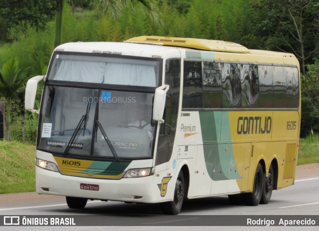 Empresa Gontijo de Transportes 16015 na cidade de São Gonçalo do Sapucaí, Minas Gerais, Brasil, por Rodrigo  Aparecido. ID da foto: 7501710.