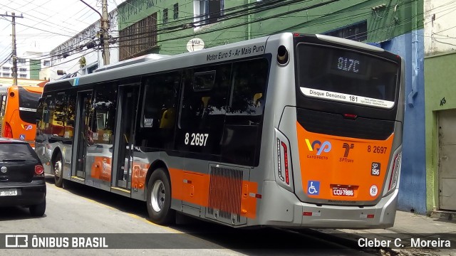 Viação Gato Preto 8 2697 na cidade de São Paulo, São Paulo, Brasil, por Cleber C.  Moreira. Número da foto: #7506518.