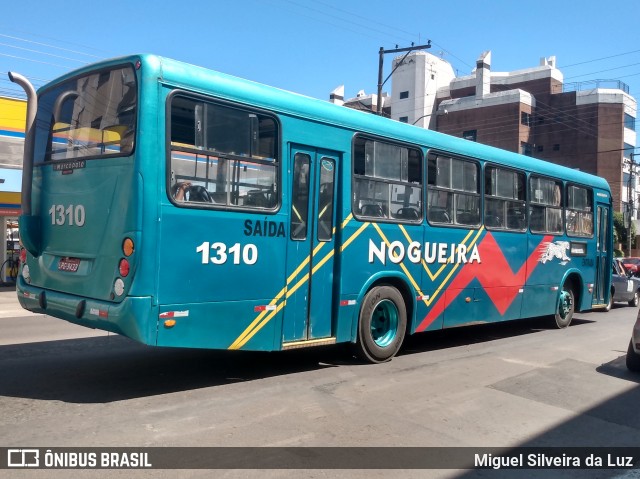 Viação Nogueira 1310 na cidade de Alegrete, Rio Grande do Sul, Brasil, por Miguel Silveira da Luz. Número da foto: #7505493.