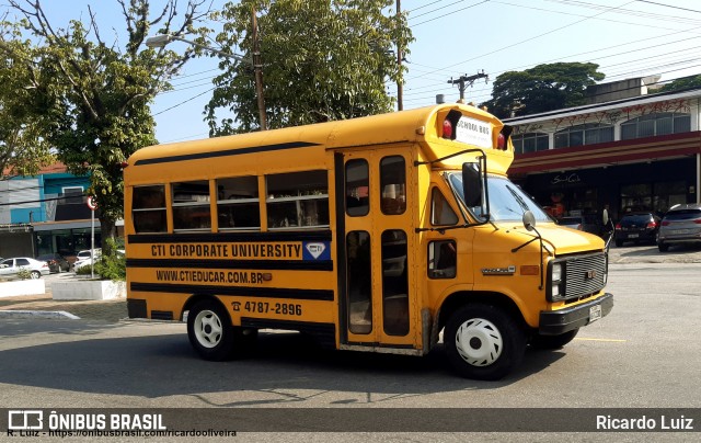 Escolares 1230 na cidade de São Paulo, São Paulo, Brasil, por Ricardo Luiz. ID da foto: 7596732.