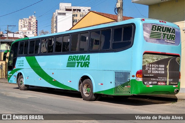 Bruna Tur 8241 na cidade de Santo Antônio do Monte, Minas Gerais, Brasil, por Vicente de Paulo Alves. ID da foto: 7599751.