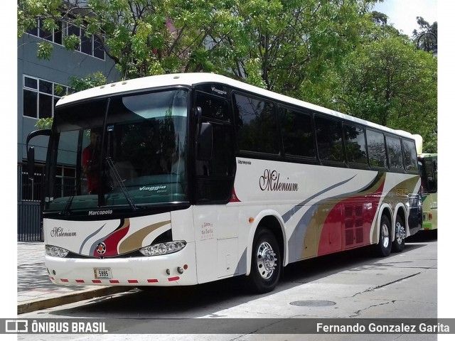 Ônibus Particulares AB 5995 na cidade de Guadalupe, Goicoechea, San José, Costa Rica, por Fernando Gonzalez Garita. Número da foto: #7605397.