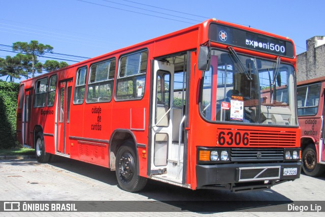 Sangue Bom Transportes 6306 na cidade de Curitiba, Paraná, Brasil, por Diego Lip. ID da foto: 7609061.