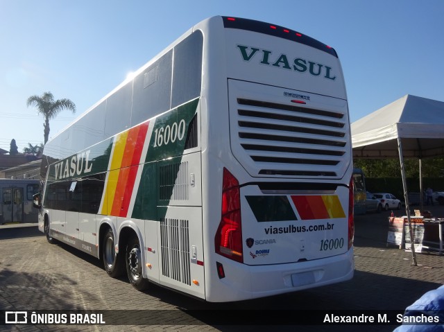 Viasul - Auto Viação Venâncio Aires 16000 na cidade de Curitiba, Paraná, Brasil, por Alexandre M.  Sanches. ID da foto: 7608296.