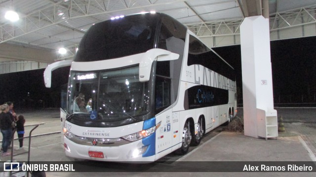 Auto Viação Catarinense 3712 na cidade de Taubaté, São Paulo, Brasil, por Alex Ramos Ribeiro. ID da foto: 7613012.