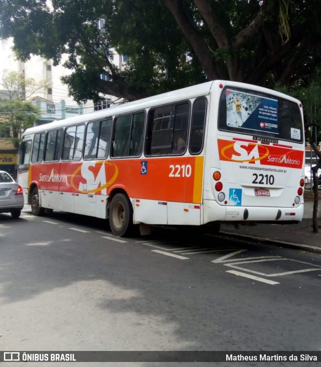 Viação Santo Antônio e Turismo 2210 na cidade de Barra do Piraí, Rio de Janeiro, Brasil, por Matheus Martins da Silva. Número da foto: #7616136.