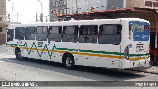 VAP - Viação Alto Petrópolis 4498 na cidade de Porto Alegre, Rio Grande do Sul, Brasil, por Max Ramos. Número da foto: #7616895.