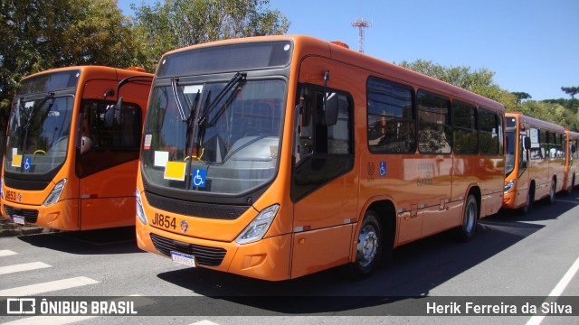 Expresso Azul JI854 na cidade de Curitiba, Paraná, Brasil, por Herik Ferreira da Silva. ID da foto: 7621579.