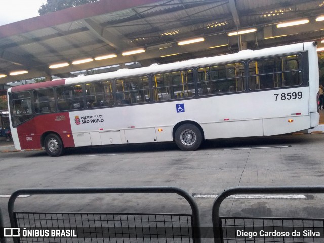 Transwolff Transportes e Turismo 7 8599 na cidade de São Paulo, São Paulo, Brasil, por Diego Cardoso da Silva. Número da foto: #7621237.