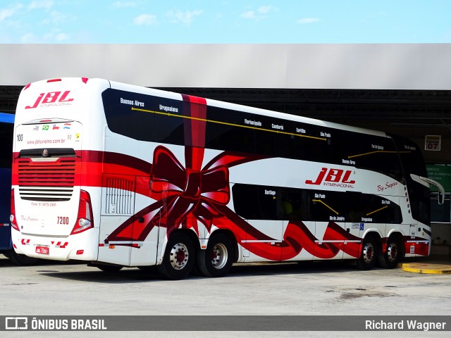 JBL Turismo 7200 na cidade de Roseira, São Paulo, Brasil, por Richard Wagner. ID da foto: 7622677.