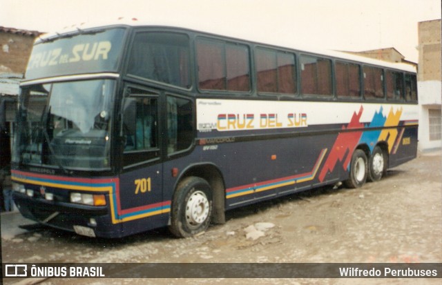 Cruz del Sur 701 na cidade de Huancayo, Huancayo, Junín, Peru, por Wilfredo Perubuses. Número da foto: #7624132.
