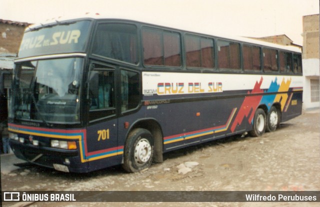 Cruz del Sur 701 na cidade de Huancayo, Huancayo, Junín, Peru, por Wilfredo Perubuses. ID da foto: 7624132.