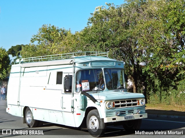 Ônibus Particulares  na cidade de Curitiba, Paraná, Brasil, por Matheus Vieira Mortari. ID da foto: 7625018.