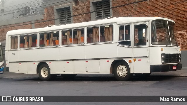 Ônibus Particulares 764 na cidade de Porto Alegre, Rio Grande do Sul, Brasil, por Max Ramos. Número da foto: #7626098.