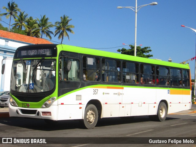 Rodoviária Caxangá 357 na cidade de Olinda, Pernambuco, Brasil, por Gustavo Felipe Melo. Número da foto: #7629607.