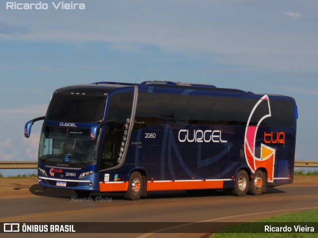 Gurgel Tur 2060 na cidade de Cristalina, Goiás, Brasil, por Ricardo Vieira. ID da foto: 7629149.