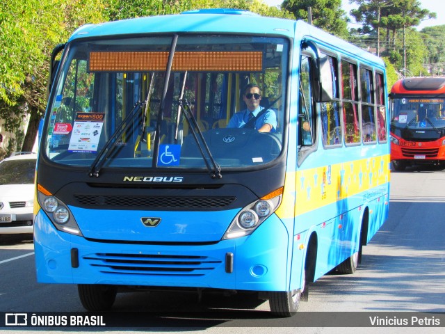 Trans Isaak Turismo  na cidade de Curitiba, Paraná, Brasil, por Vinicius Petris. ID da foto: 7633213.