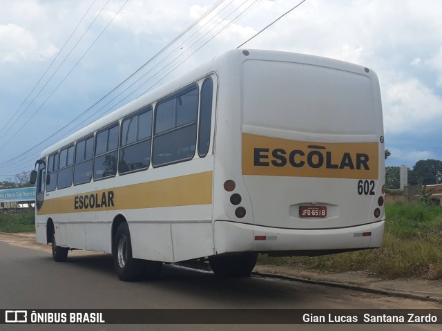 Escolares 602 na cidade de Ji-Paraná, Rondônia, Brasil, por Gian Lucas  Santana Zardo. Número da foto: #7638222.