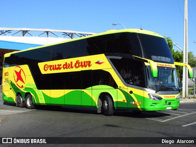 Cruz del Sur 813 na cidade de Concepción, Concepción, Bío-Bío, Chile, por Diego Alarcon. Número da foto: #7639435.