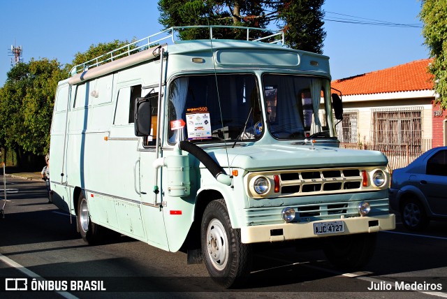 Ônibus Particulares 4727 na cidade de Curitiba, Paraná, Brasil, por Julio Medeiros. Número da foto: #7643314.