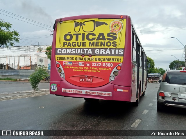 COOPERTRANP 18 na cidade de Parnaíba, Piauí, Brasil, por Zé Ricardo Reis. Número da foto: #7642794.