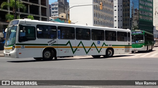 VAP - Viação Alto Petrópolis 4307 na cidade de Porto Alegre, Rio Grande do Sul, Brasil, por Max Ramos. Número da foto: #7646754.