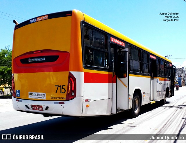 Empresa Metropolitana 715 na cidade de Recife, Pernambuco, Brasil, por Júnior Quinteiro. Número da foto: #7644376.