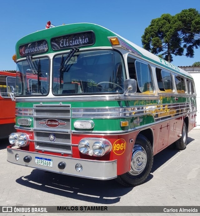 Ônibus Particulares 1961 na cidade de Curitiba, Paraná, Brasil, por Carlos ASA. ID da foto: 7645322.