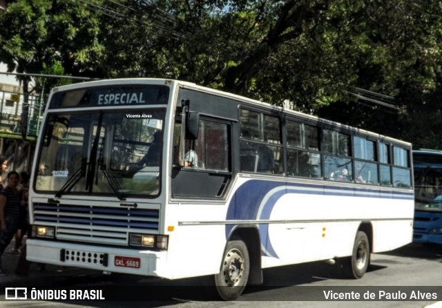 Ônibus Particulares 5669 na cidade de Belo Horizonte, Minas Gerais, Brasil, por Vicente de Paulo Alves. ID da foto: 7648396.