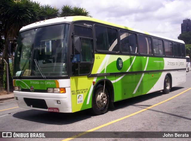 Expresso Princesa dos Campos 4674 na cidade de Curitiba, Paraná, Brasil, por John Berata. Número da foto: #7647538.