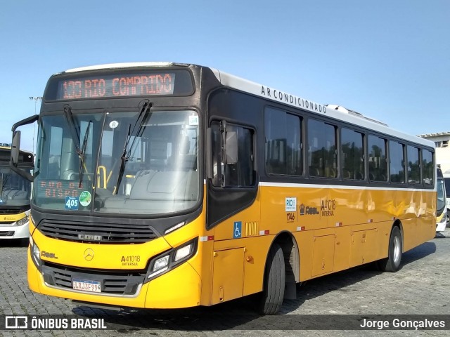 Real Auto Ônibus A41018 na cidade de Rio de Janeiro, Rio de Janeiro, Brasil, por Jorge Gonçalves. ID da foto: 7651521.