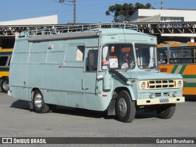 Motorhomes 4727 na cidade de Curitiba, Paraná, Brasil, por Gabriel Brunhara. Número da foto: #7653663.