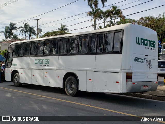 Wagner Turismo 4795 na cidade de Belo Horizonte, Minas Gerais, Brasil, por Ailton Alves. ID da foto: 7652963.