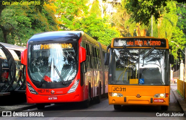 Expresso Azul JC311 na cidade de Curitiba, Paraná, Brasil, por Carlos Júnior. ID da foto: 7663369.