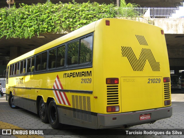 Viação Itapemirim 21029 na cidade de Belo Horizonte, Minas Gerais, Brasil, por Tarcisio Rodrigues da Silva. ID da foto: 7662162.