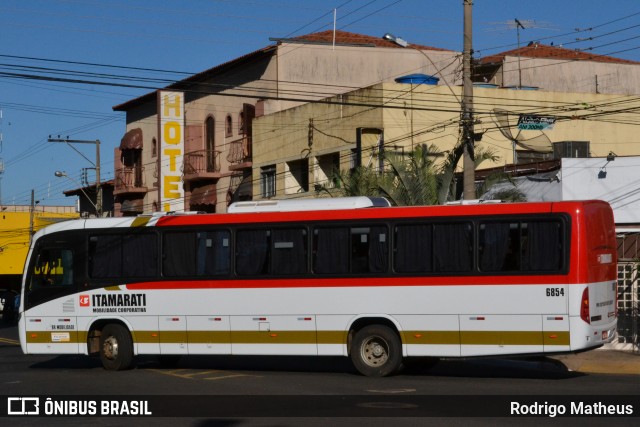 Expresso Itamarati 6854 na cidade de Uberaba, Minas Gerais, Brasil, por Rodrigo Matheus. ID da foto: 7658941.