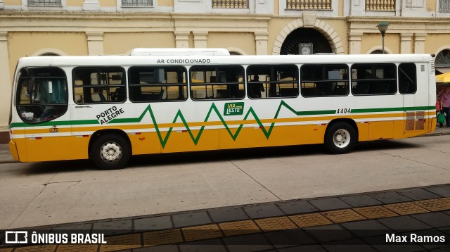 VAP - Viação Alto Petrópolis 4404 na cidade de Porto Alegre, Rio Grande do Sul, Brasil, por Max Ramos. Número da foto: #7663859.