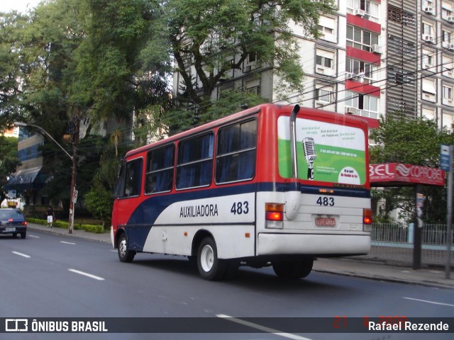 ATL - Associação dos Transportadores de Passageiros por Lotação 483 na cidade de Porto Alegre, Rio Grande do Sul, Brasil, por Rafael Rezende. Número da foto: #7664238.