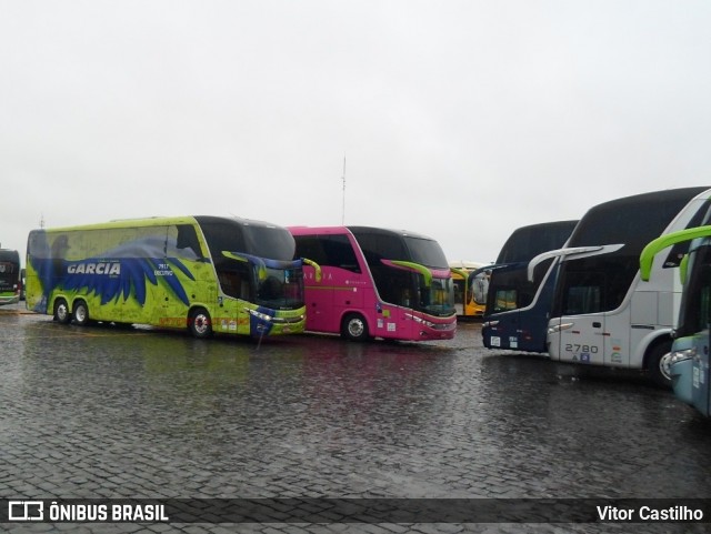 Viação Garcia 7917 na cidade de Londrina, Paraná, Brasil, por Vitor Castilho. ID da foto: 7662627.