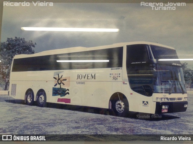 Jovem Turismo 701 na cidade de Brasília, Distrito Federal, Brasil, por Ricardo Vieira. ID da foto: 7660625.