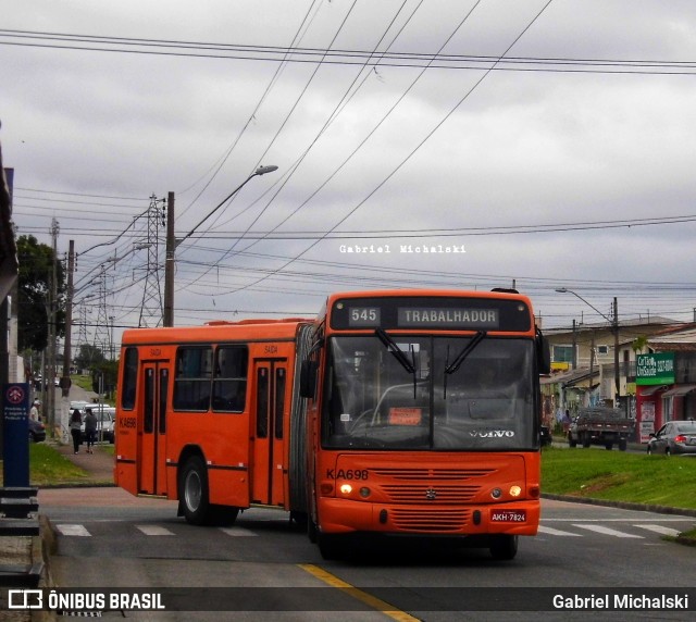 Viação Tamandaré KA698 na cidade de Curitiba, Paraná, Brasil, por Gabriel Michalski. Número da foto: #7662074.