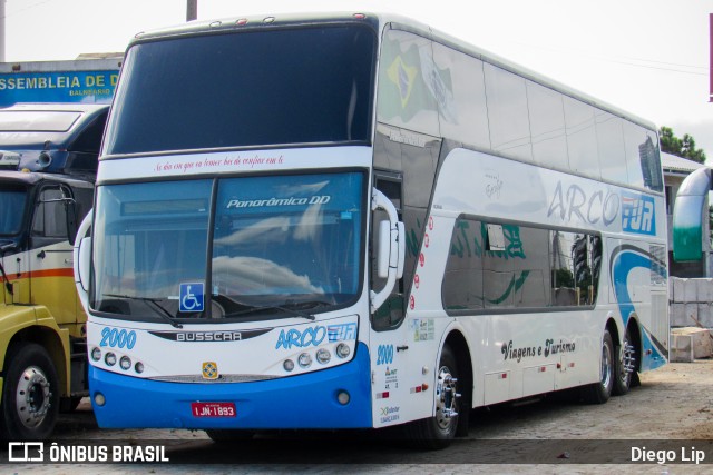 Arcotur Turismo 2000 na cidade de Balneário Camboriú, Santa Catarina, Brasil, por Diego Lip. Número da foto: #7581293.