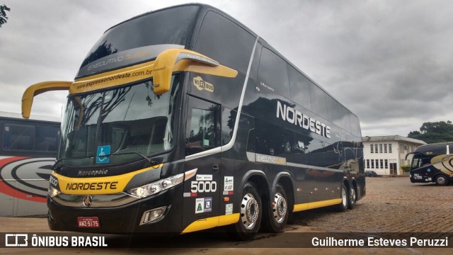 Expresso Nordeste 5000 na cidade de Campo Mourão, Paraná, Brasil, por Guilherme Esteves Peruzzi. Número da foto: #7581801.